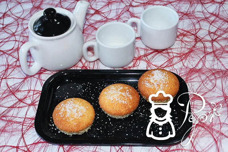 Pastelitos de coco y leche condensada
